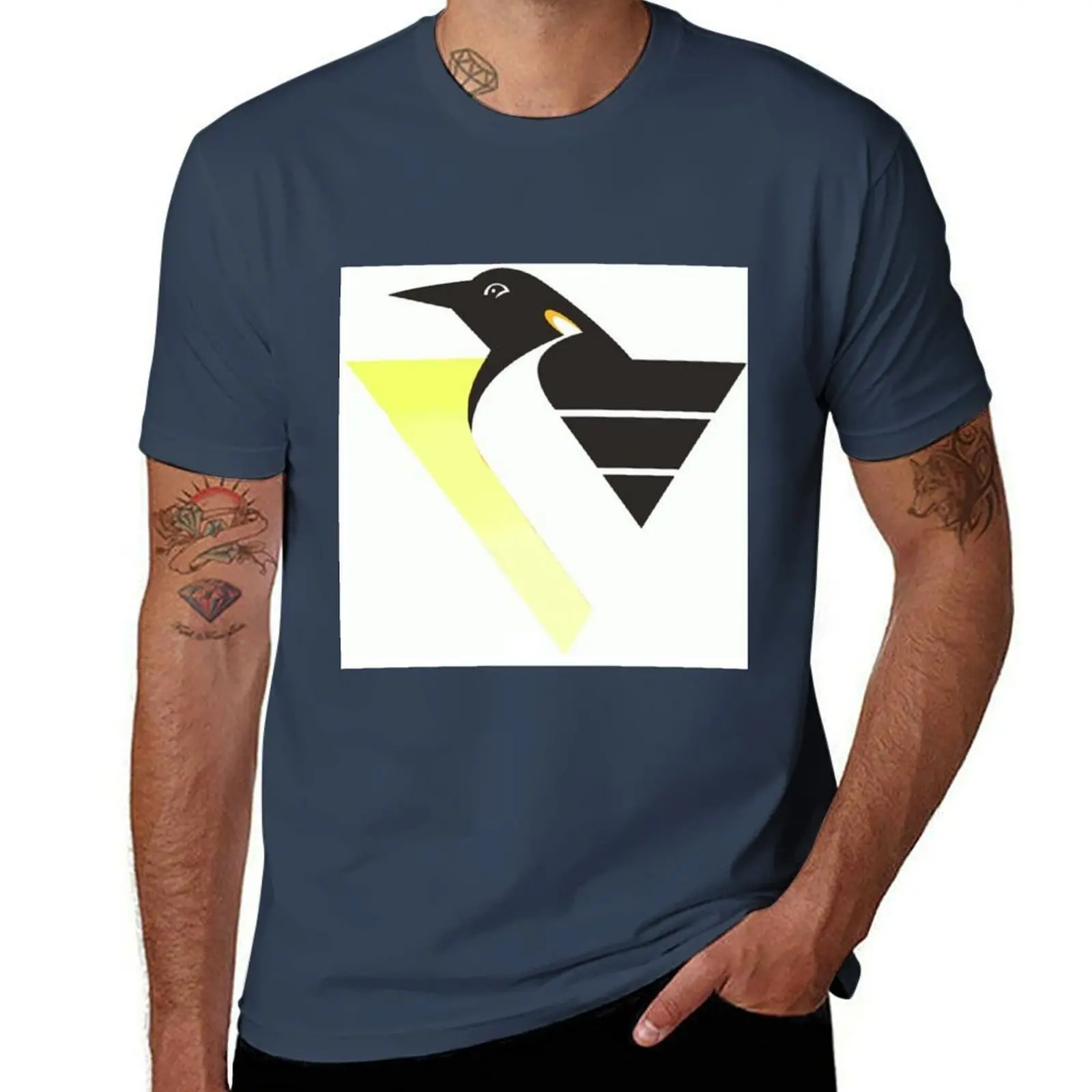 

Gradient Robo Penguin T-Shirt funny t shirts man t shirt for man T-Shirt