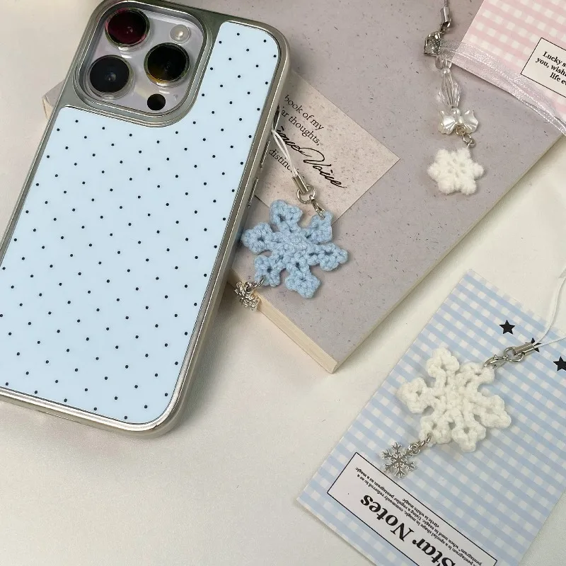 

Рождественский ремешок для телефона со снежинкой, вязаный вручную ремешок для мобильного телефона, милая зимняя тематическая сумка, очаровательный эстетический подарок для девочек, аксессуар