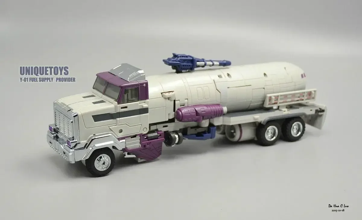 Unique Toys robot UT-Y01 air force Three Transformations Tank Trucks, Autobots and Gas Bombs Mars Boys Collect Classic Toys