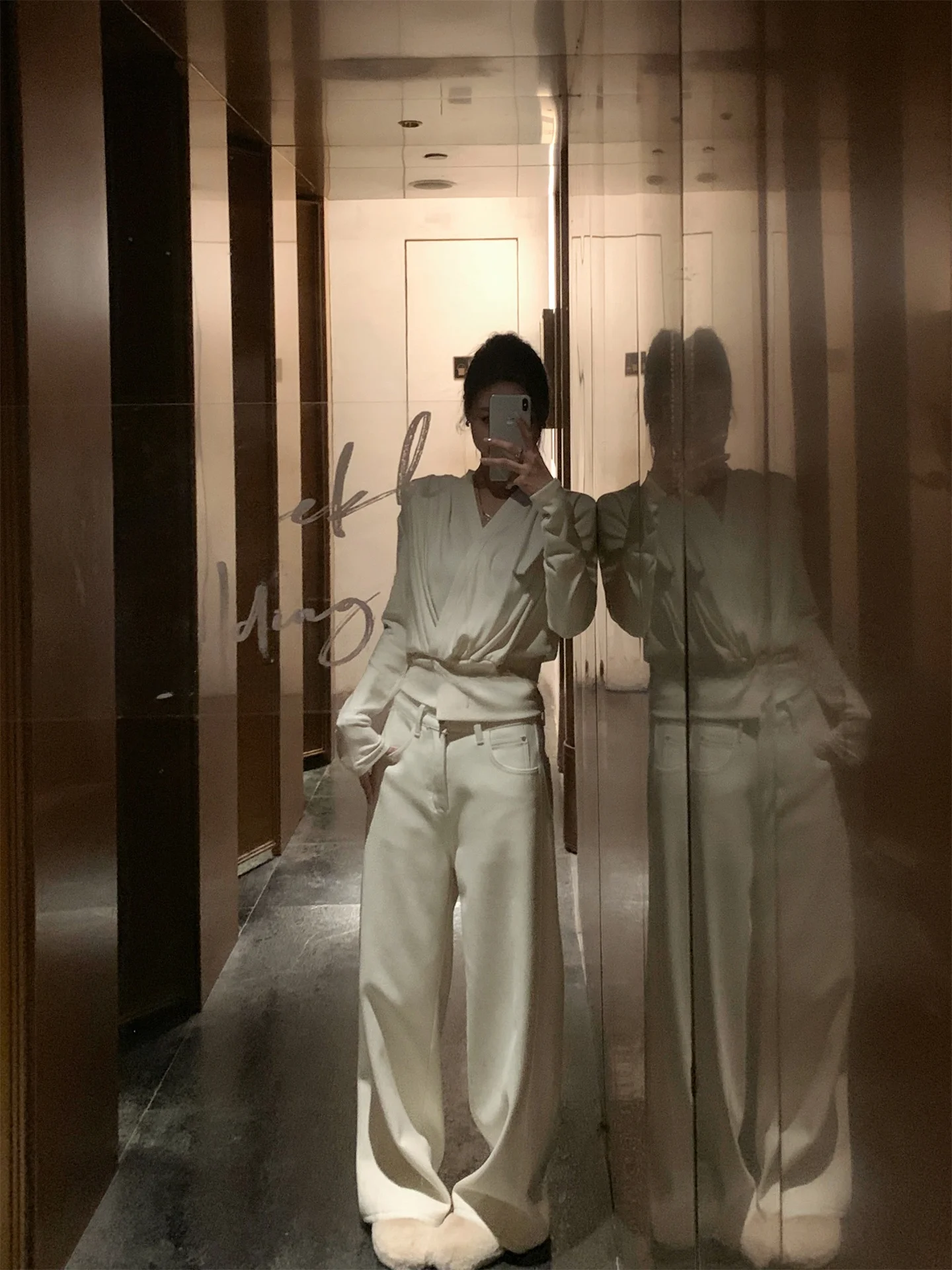 

Женский облегающий теплый топ Gv Big Brother с длинным рукавом, V-образным вырезом и перекрестным дизайном, утягивающий талию, базовый слой, зимний модный аксессуар