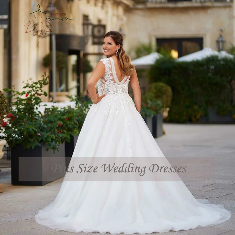 Exquisite Wedding Dresses Plus Size V Neck Cap Sleeves Bride Gowns Lace Appliques Floor Length Tulle A-Line Vestido De Noiva