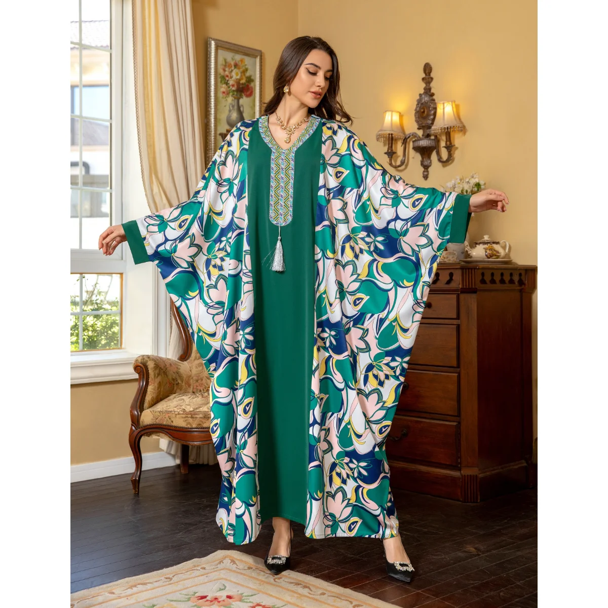 2025 Fall Muslim Women Abaya Ramadan Bat Sleeves Diamond Long Dress Eid Arab Elegant Tassel Robes Dubai Moroccan Lady Party Gown