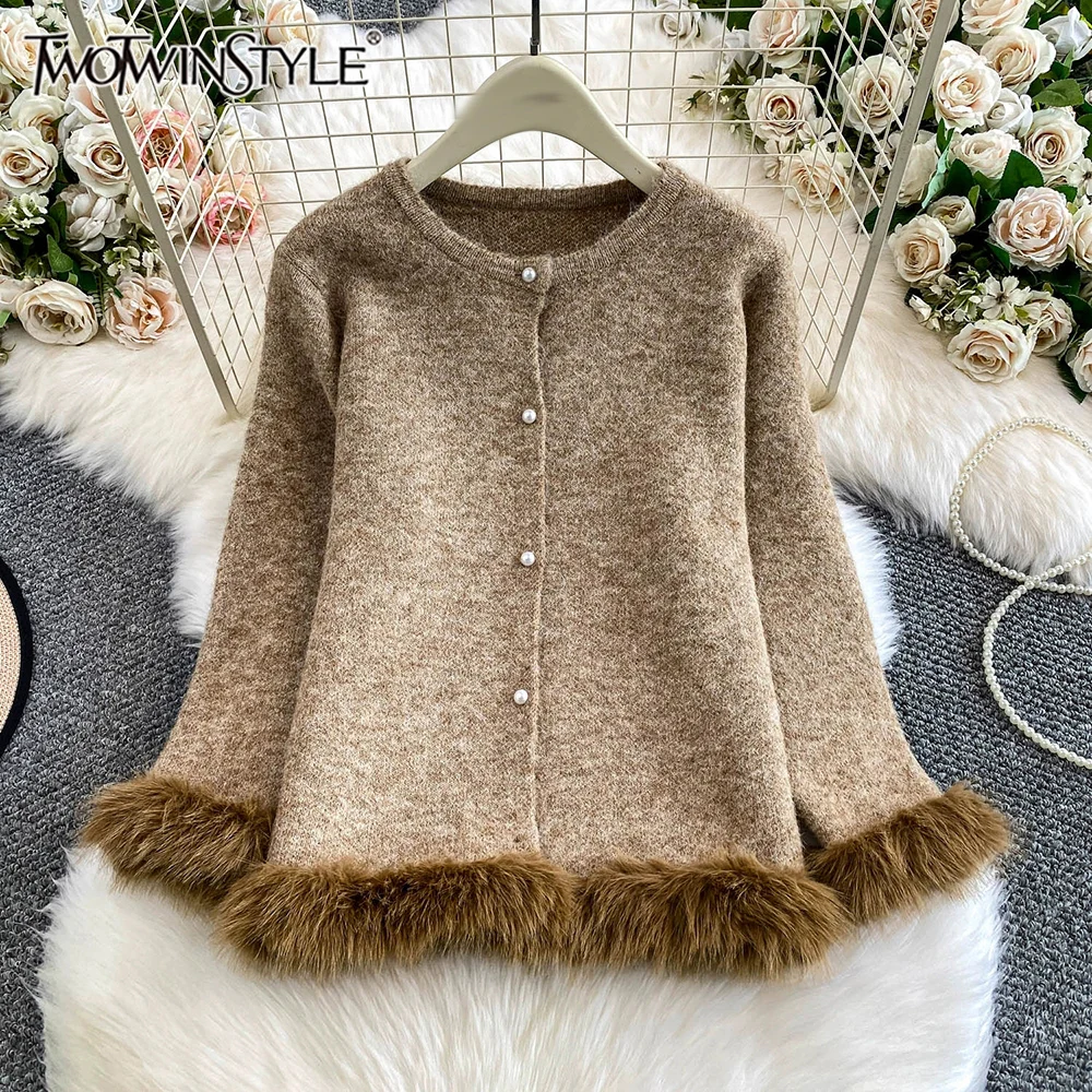 

TWOTWINSTYLE повседневные однотонные утягивающие куртки для женщин с круглым вырезом и длинными рукавами, осенняя теплая куртка, женский модный стиль KJA550413