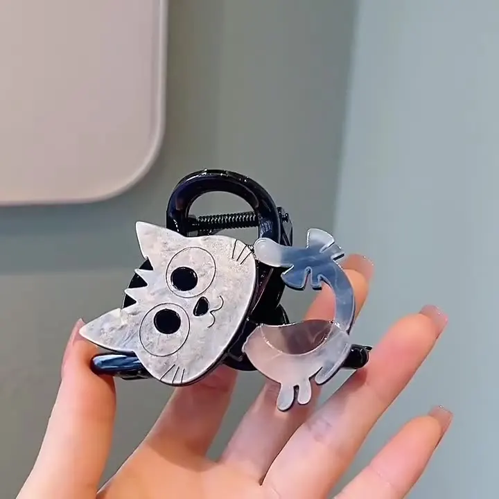 Cute and Cute Cat Catching Cartoon Hairpin Female Korean Back of Head Half Tie Hairpin Medium Shark Clip Headpiece