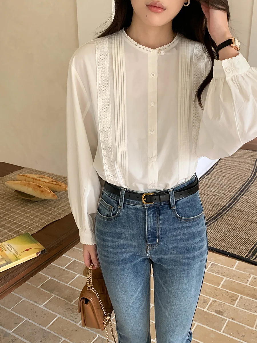 

Early Autumn New French Splicing Lace Lace Round Neck Long Sleeve Shirt
