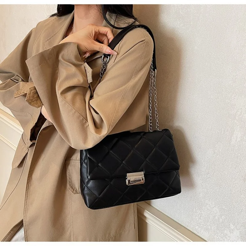 

Elegant Women's Handbag Made Of Premium Leather Boasting Paris High-End Lasting Commuter Daily Design​