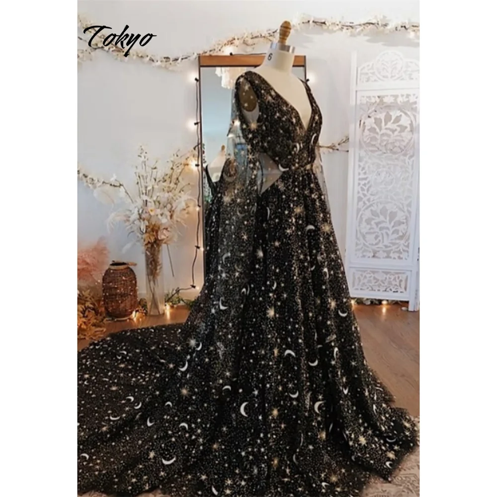 Tokyo Maßgeschneiderte schwarze Brautkleider mit V-Ausschnitt, langärmelig, rückenfrei, A-Linie, Brautkleider, Hofschleppe, elegante Brautkleider