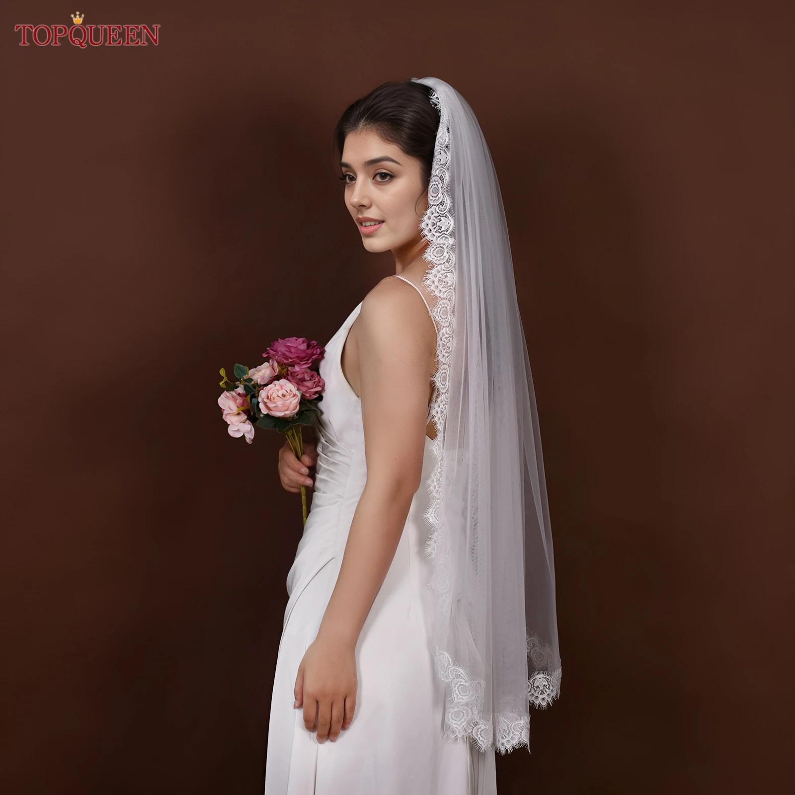 TOPQUEEN أنيقة الدانتيل طرحة زفاف رمش الدانتيل حافة كريم أبيض 1-Layer الحجاب اكسسوارات الزفاف مع مشط للتخصيص V318