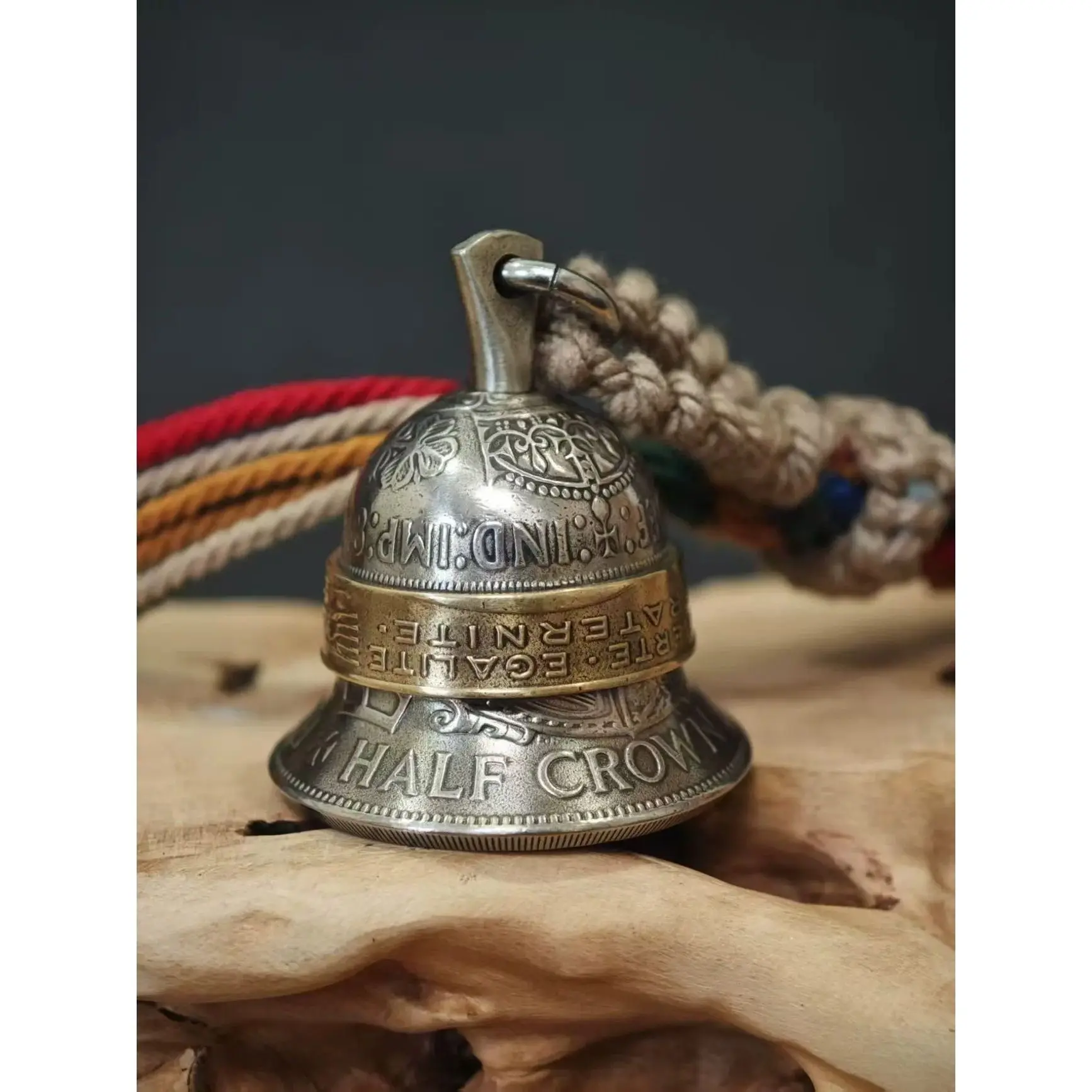 اثنين من اللفات ونصف كرونا جرس المرقعة خمر سيارة قلادة المفاتيح حقيبة سحر حقيبة الديكور #3