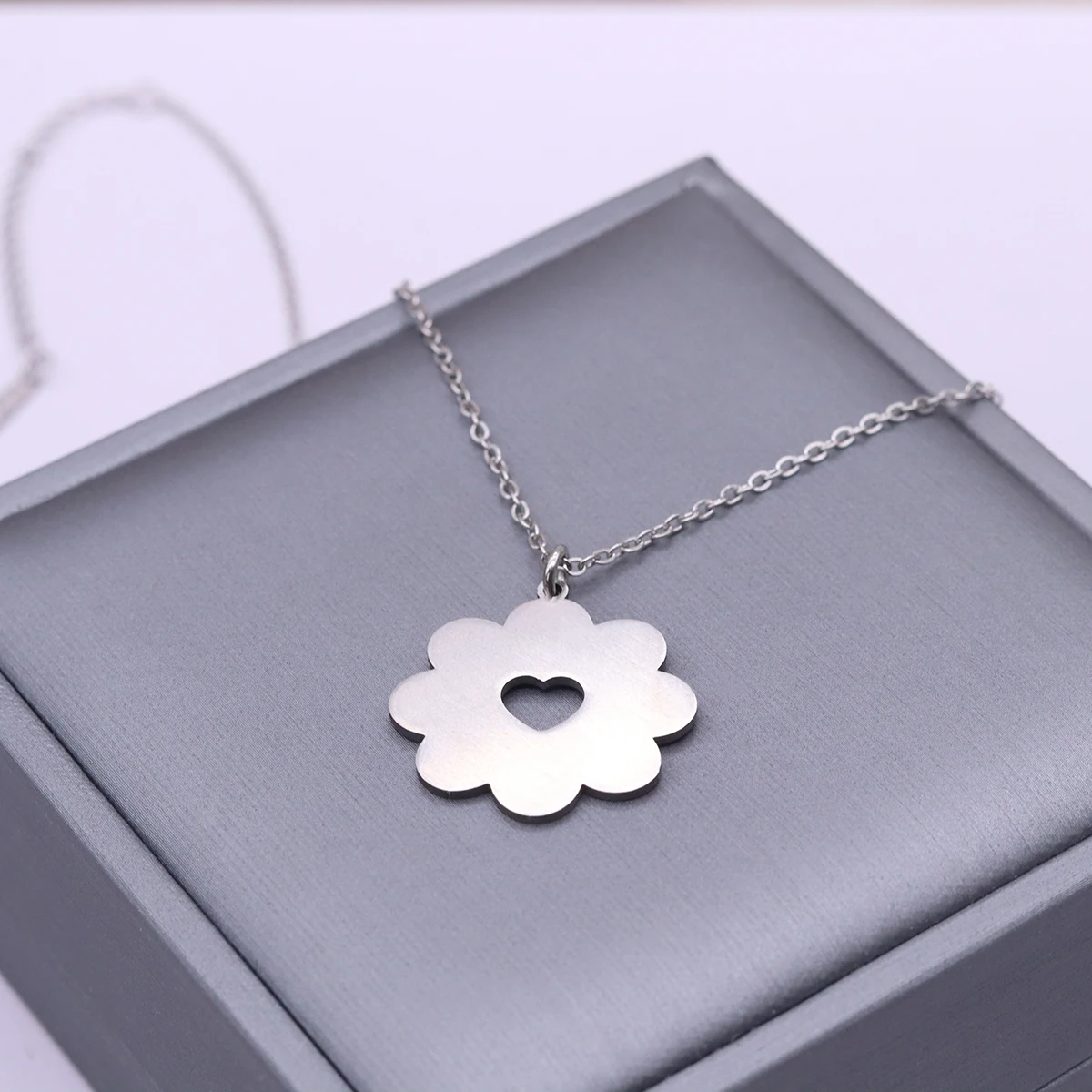 Kinitial Stainless Steel Flower Chic Harajuku Kawaii Choker Necklace Flower Pendant Necklace Women and Men Gothic Colar Jewelry