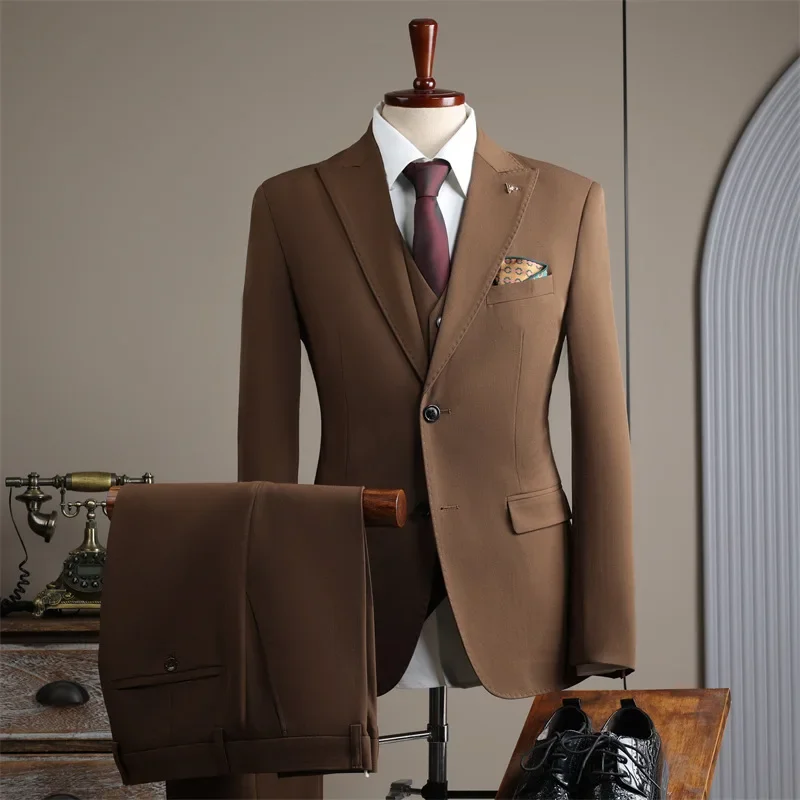 (18) Fashionable Korean style men\'s three-piece suit