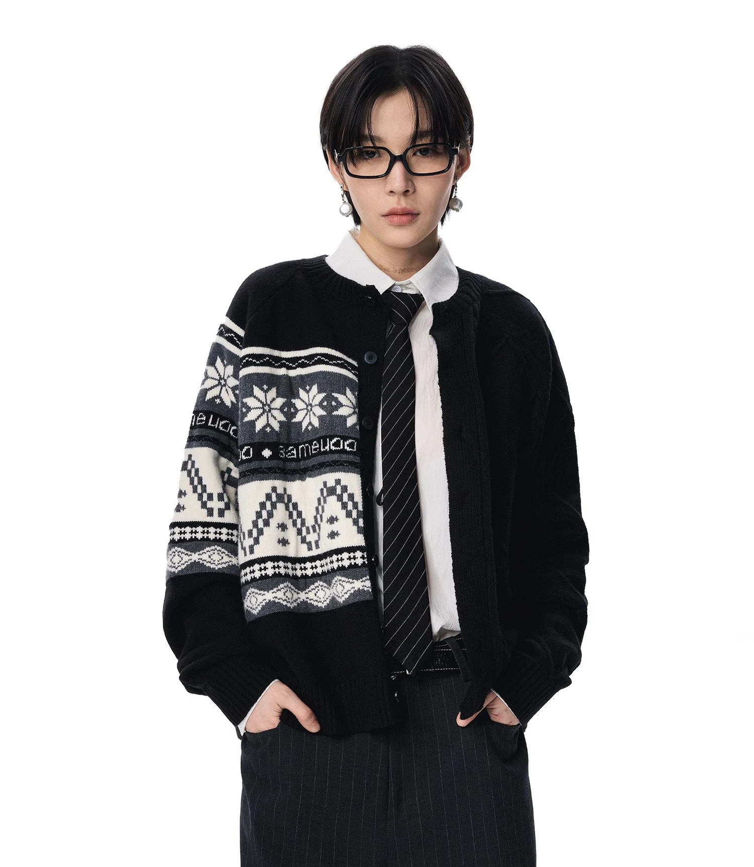 

Новый осенне-зимний женский свитер, минималистичный и модный жаккардовый асимметричный вязаный кардиган с круглым вырезом