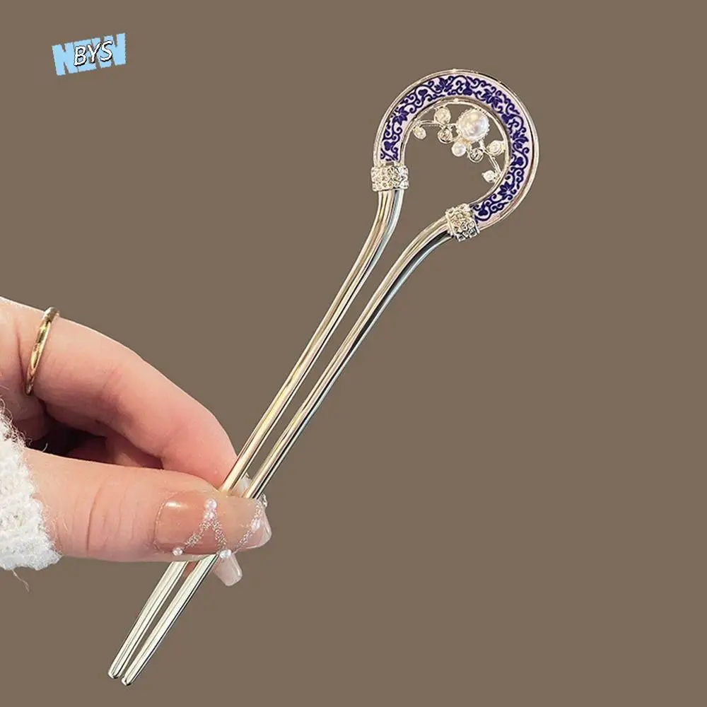 

Classical Pearl Metal U Shape Hair Stick Blue and White Porcelain Hollow Hanfu Hairpin U-shaped Hair Chopstick For Girl