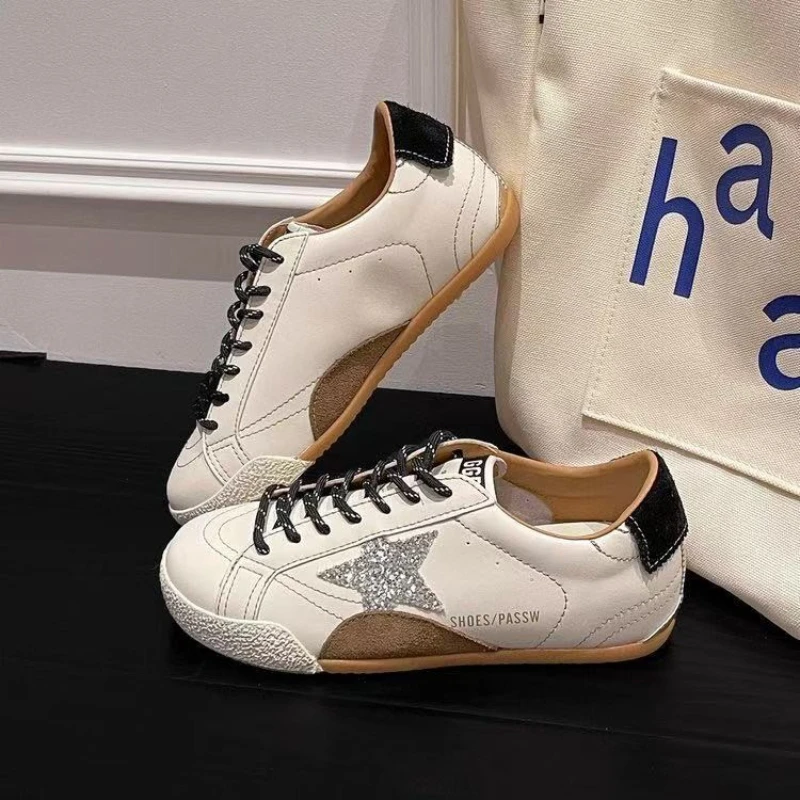 أزياء نجوم بلينغ النساء أحذية المشي الرياضة في الهواء الطلق احذية الجري تنفس أحذية رياضية كاجوال موضة اللياقة البدنية السيدات المدربين #1