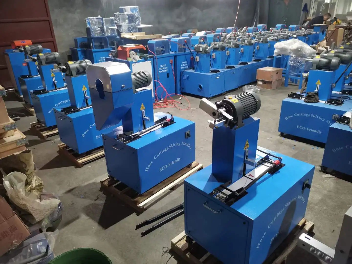 

Manufacturer Sales Directly Hose Cutting Machine and Hose Skiving Machine Integrated Machine