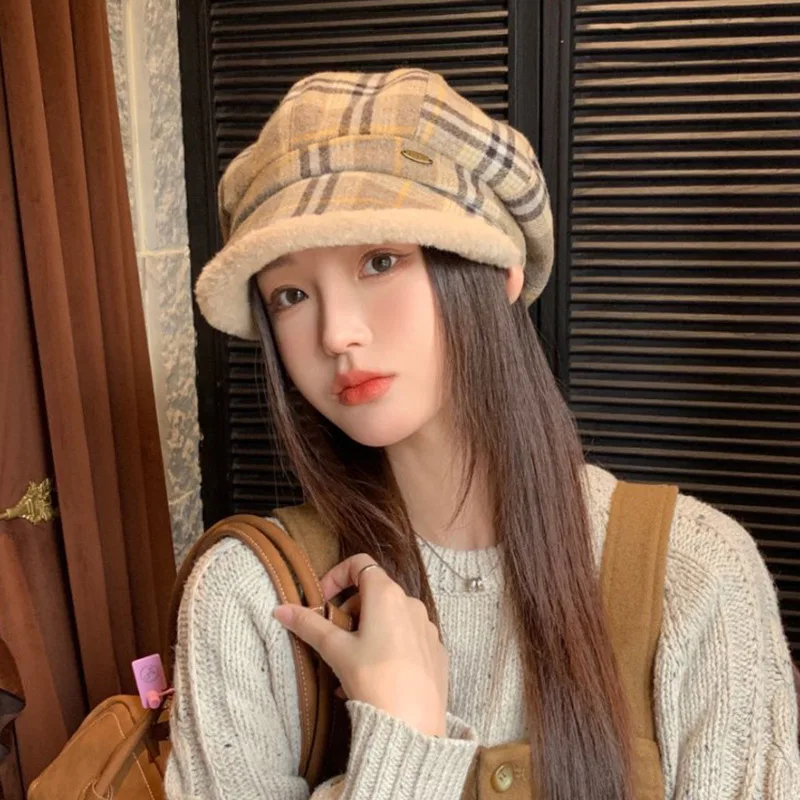

Retro Plaid Plush Beret for Women, Autumn and Winter, Artistic and Versatile, Warm, Makes Face Look Smaller, Bucket Hat