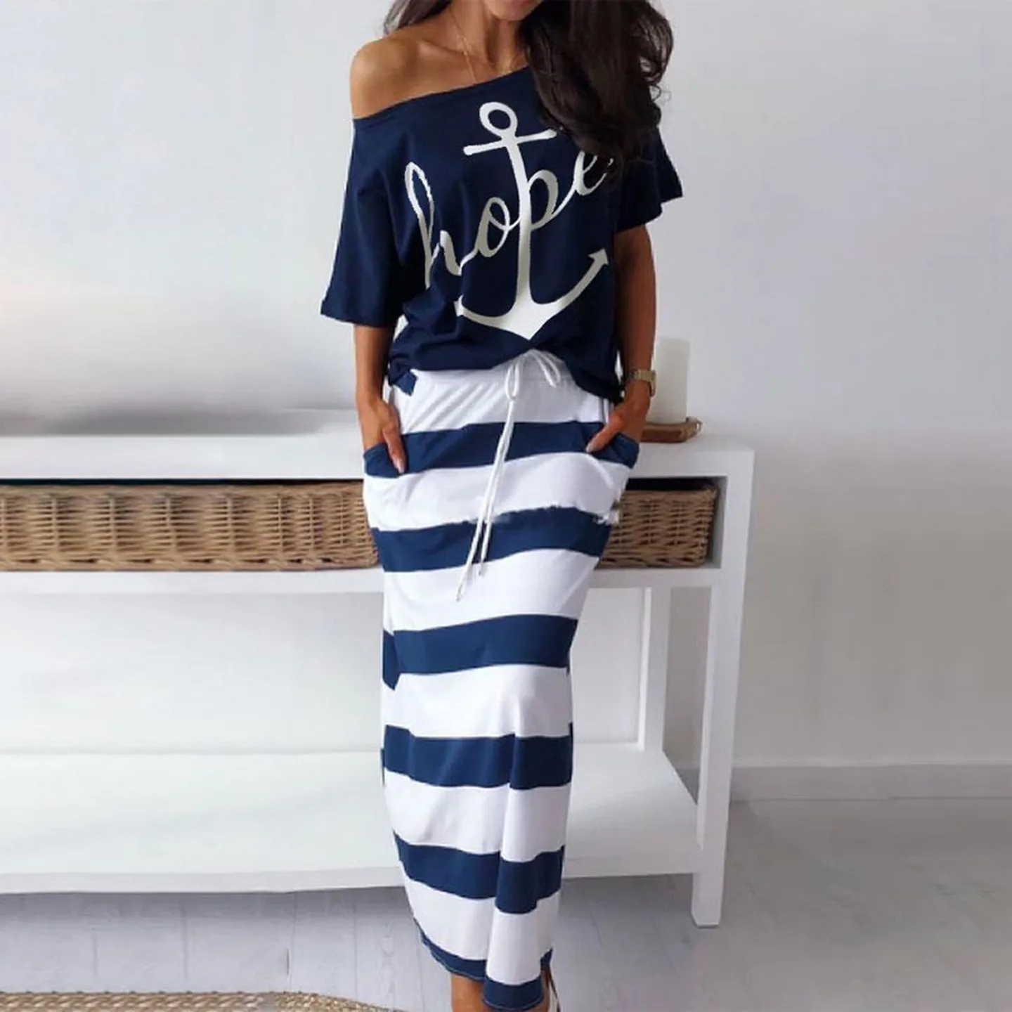 

Women's Two-Piece Set Short-Sleeve Striped Print T-Shirt And Skirt Fashionable Spring Season Casual Wear for Young Adults