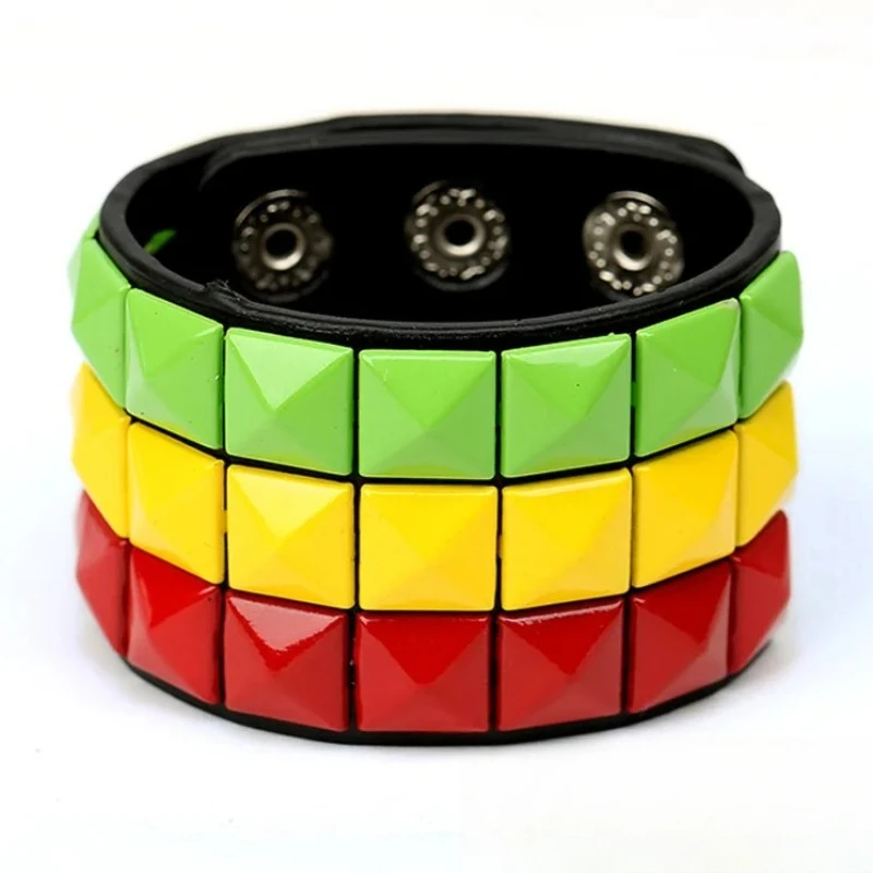 

Панк-разноцветный браслет из искусственной кожи с квадратным ногтем, кожаный браслет, смешанная цветовая партия, браслет из искусственной кожи,