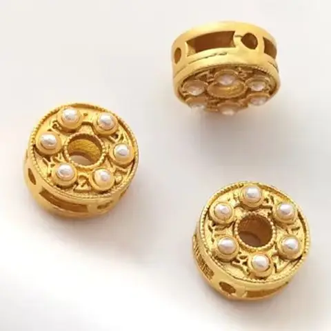 

Matte gold inlaid imitation pearl clover flower shaped partition bead circular partition DIY bracelet necklace jewelry accessori