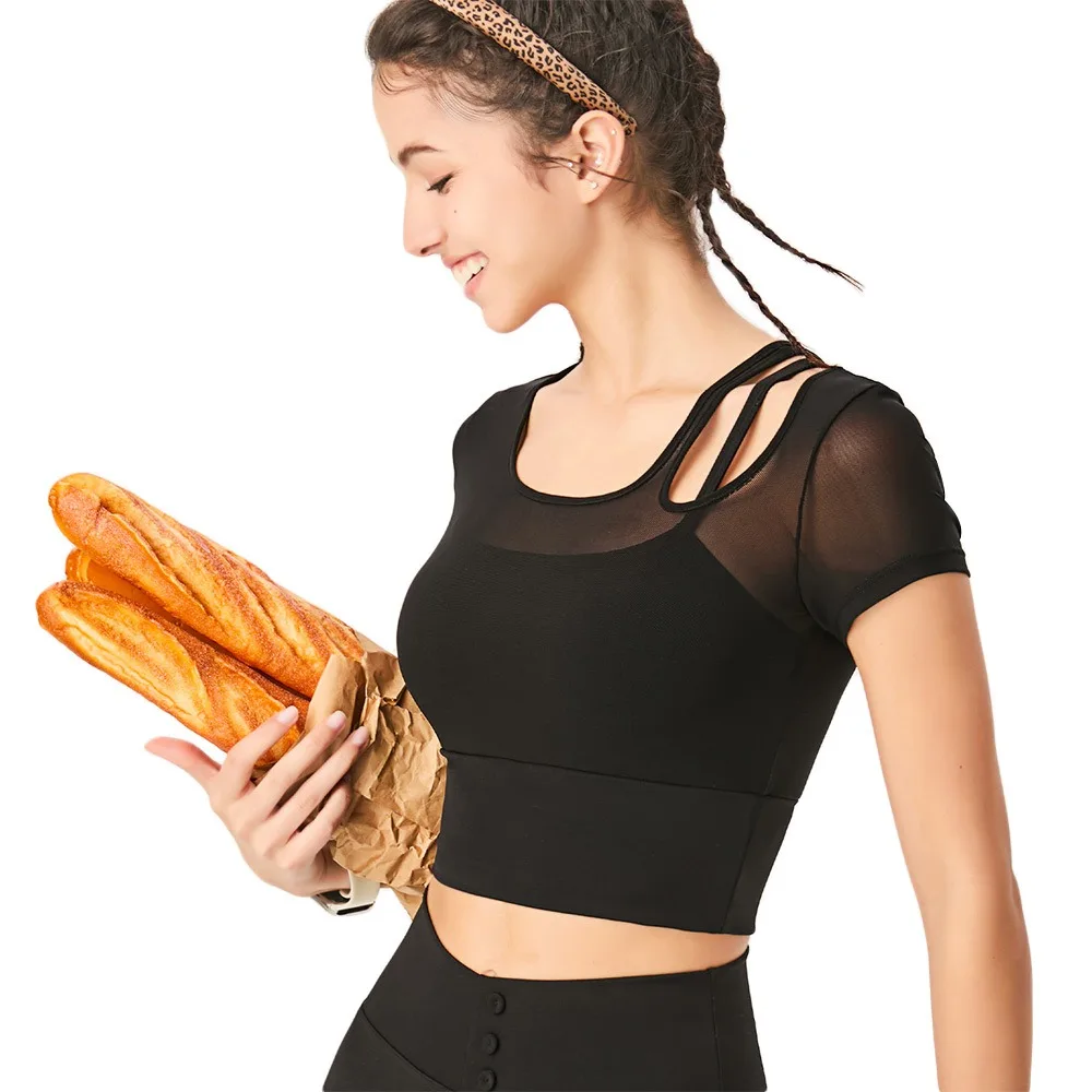

Fashion with Sports Bra Yoga Shirt Short-Sleeve Hollow Out Sports Shirt Breathable Mesh Yarn Pilates Top Women