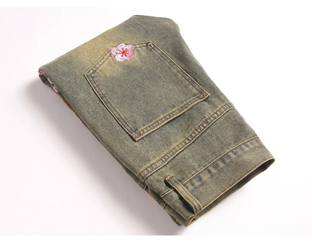 Herren-Jeans mit Sakura-Stickerei, Streetwear, Boot-Cut-Hose, ausgestellter Saum, ausgestellte Hose mit Rissen und Kirschblüten-Design – Detail 35