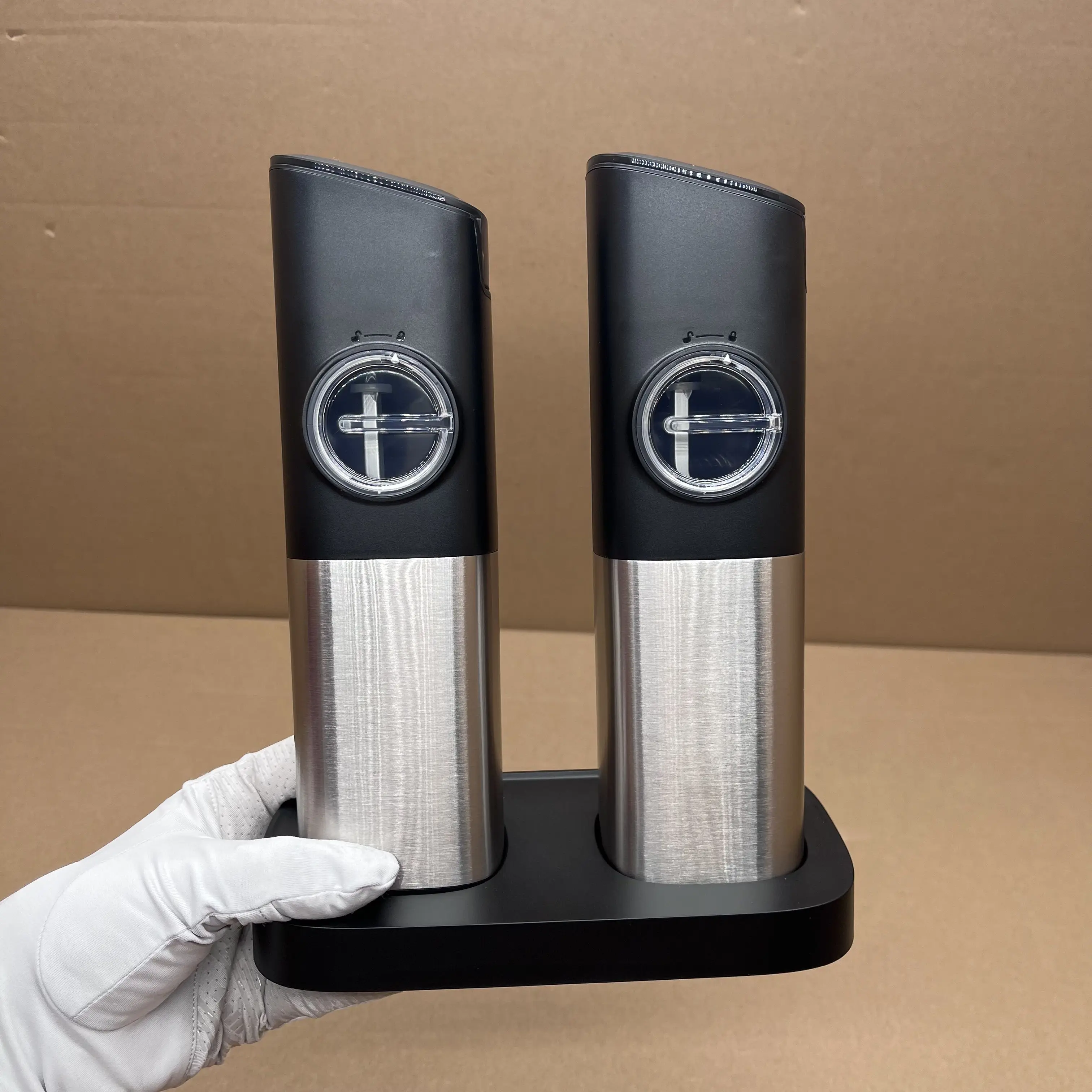 

Base-Charging Gravity Electric Pepper Mill Rechargeable Usb Automatic Salt and Pepper Grinder Set