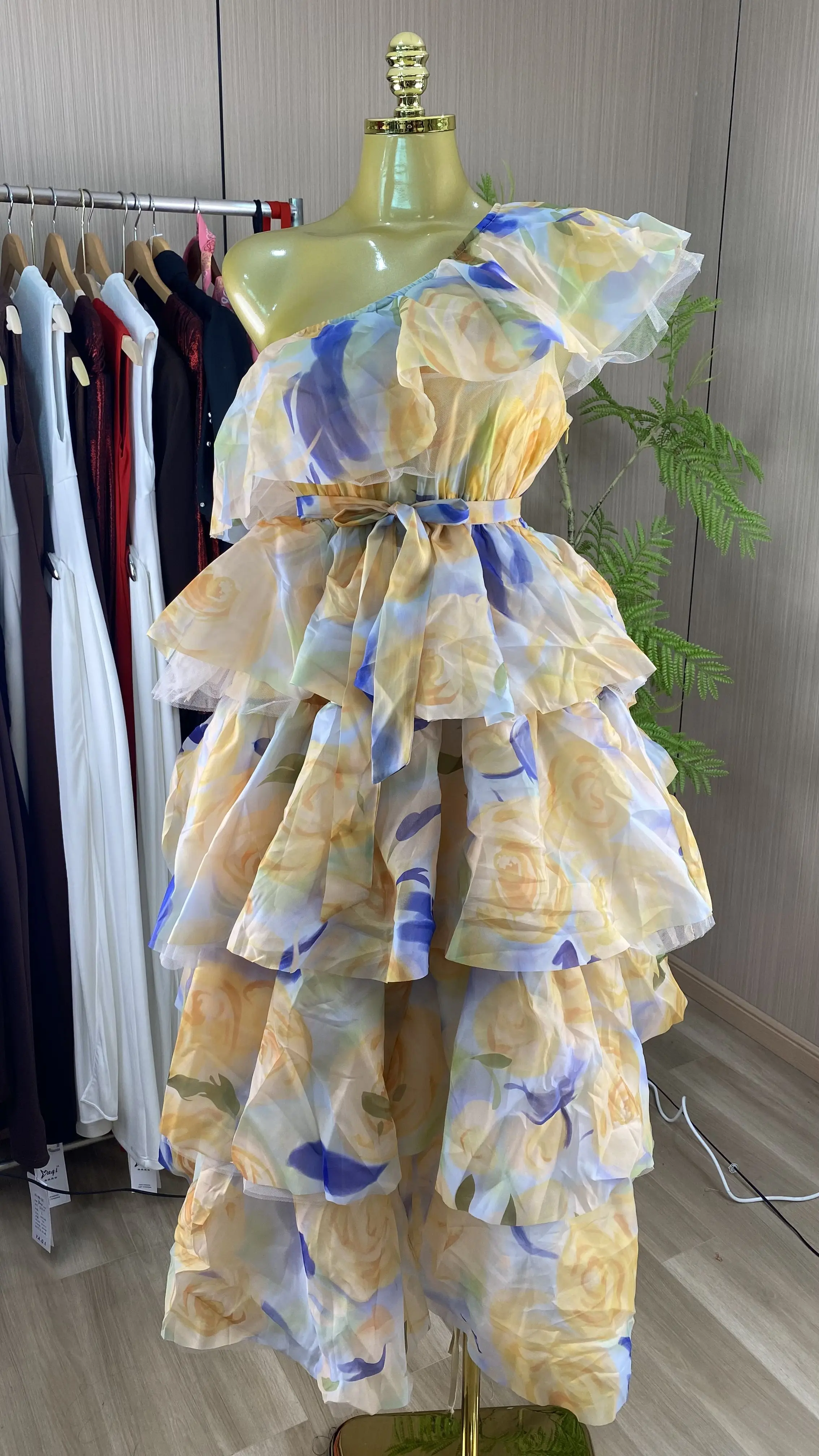 

Wholesale fashion show midi dress for women, summer, cap sleeve, V-neck, floral print, pleated, slim fit, elegant.-GZXX870
