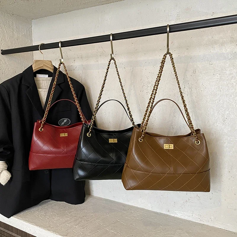 

High-End Minimalist Vintage Leather Crossbody Bag For Women Stylish Retro Designer Tote With Luxury Letter Logo