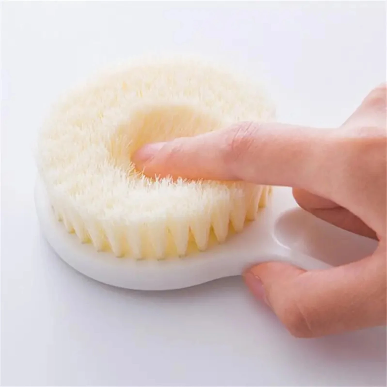 Soft Long Handle Body Brush for Shower and Bath, Exfoliating and Slimming, Improve Blood Circulation, Cellulite Treatment, Massa