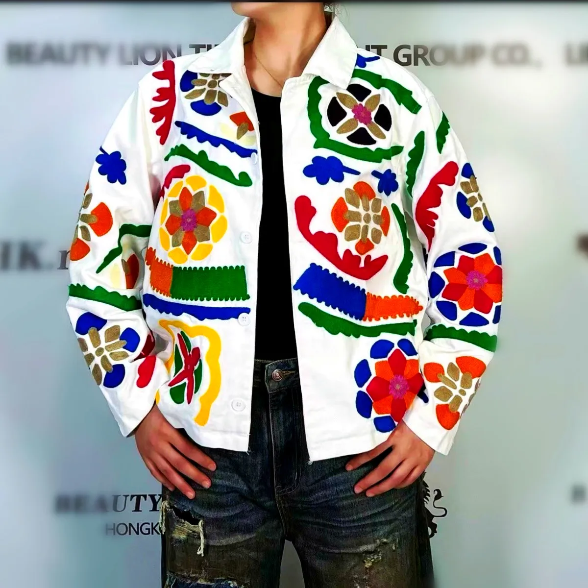 

Autumn Winter Runway Luxury Embroidery Florals Denim Coat Women New White Black Streetwear Denim Baseball Outwear Coats NZ146