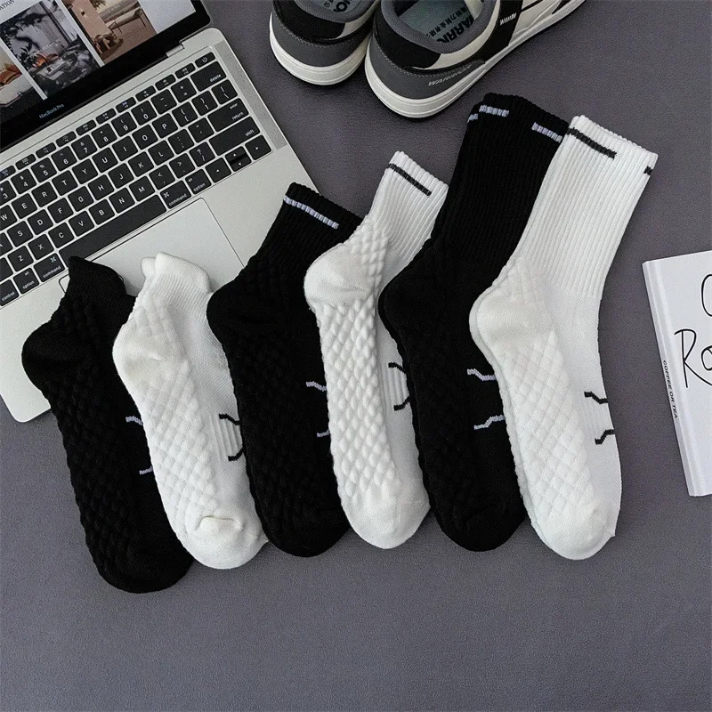 

High Quality Men's Cotton Socks New Style Black White Business Men Socks Soft Absorbent Breathable Summer Winter for Male Socks