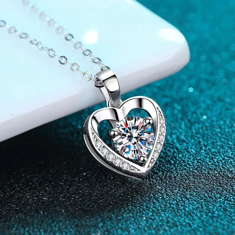 

100% Silver 1 Carat Diamond Test Passed Excellent Cut D Color Heart Moissanite Pendant Necklace for Women Silver 925 Jewelry