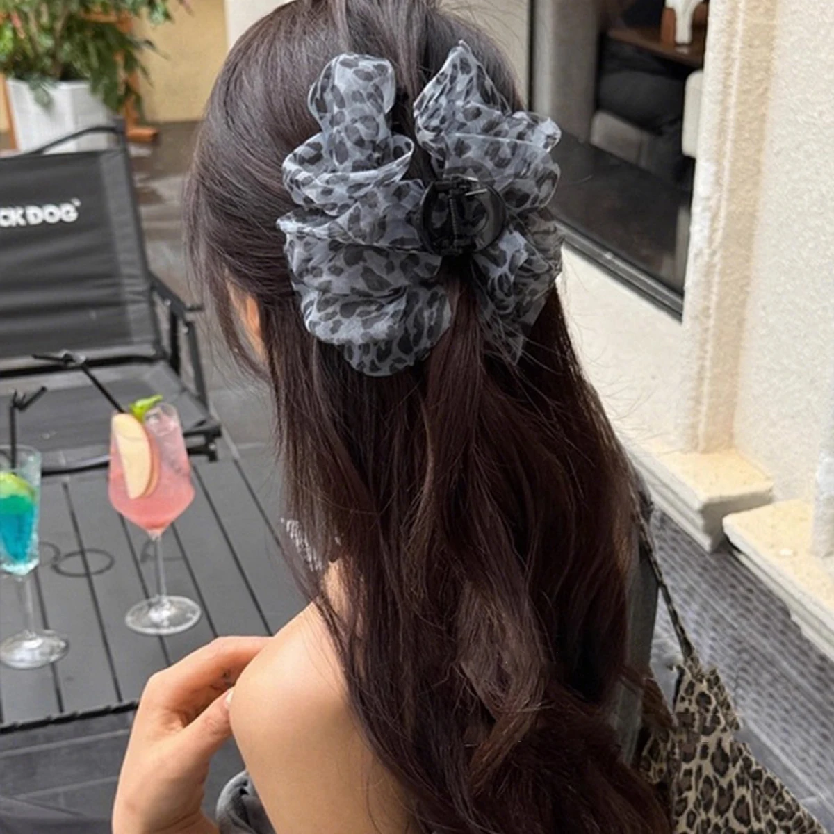 1pc Retro Elegant Leopard Print Bubble Gauze Hair Clip, Women's Back Of Head Bun Clip, High-end Shark Clip Hair Accessory_voghion.com