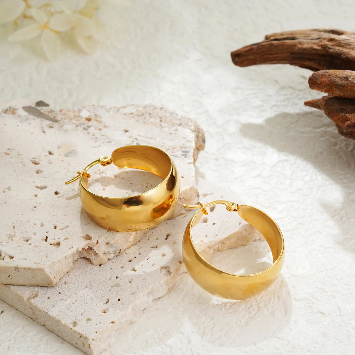 Stainless Steel 18K Gold Plated U‑Shape Wide Hoop Earrings Minimalist Thin Slice Women Fashion Jewelry Gift