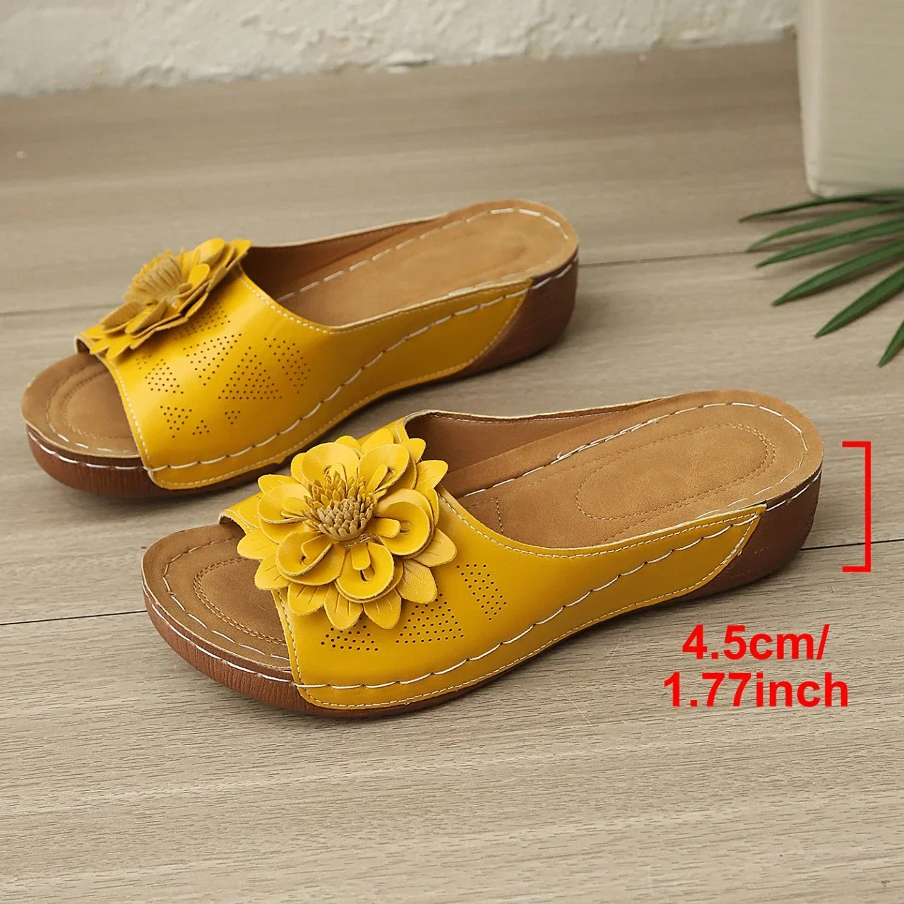Damen Keilabsatz-Sandalen mit Blumendekor, offener Zehenbereich, Kunstleder, hohle Ausführung, zum Hineinschlüpfen, dicke Sohle, sommerliche, lässige Strand-Mules. – Detail 27