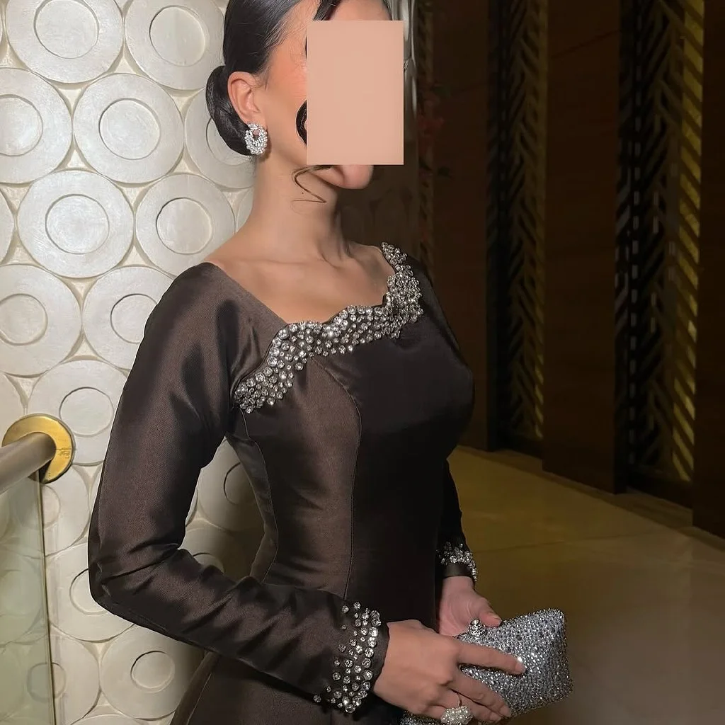فساتين سهرة مخصصة بدون حمالات من الساتان بأكمام طويلة لؤلؤية أنيقة بطول الأرض فساتين المشاهير فيستدو دي نوش