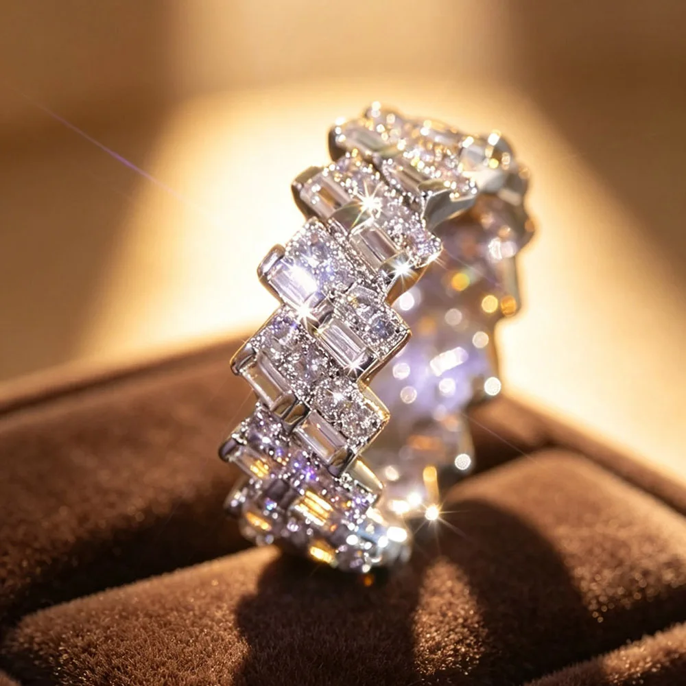 1Pcs full eternity ring made of interlocking geometric links inlaid with baguette shiny zircon. Continuous full sparkling design for women ladies, perfect for daily matching, banquet and anniversary wear.