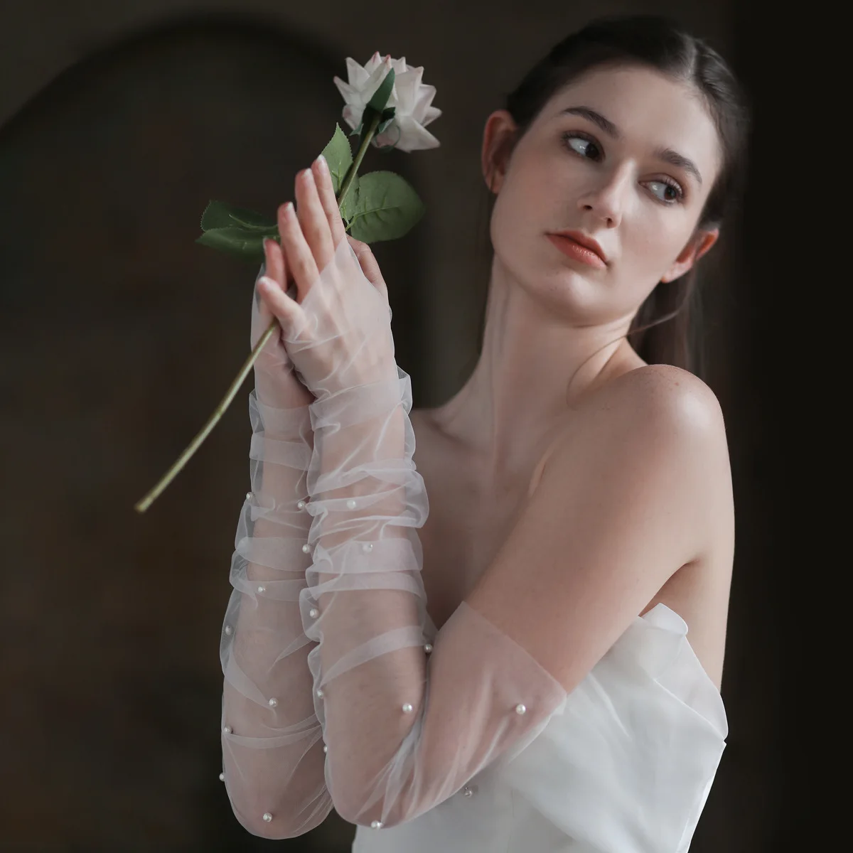 luvas-de-casamento-brancas-longas-simples-de-seda-nude-com-perolas-para-noivas-acessorios-para-cerimonia-de-casamento