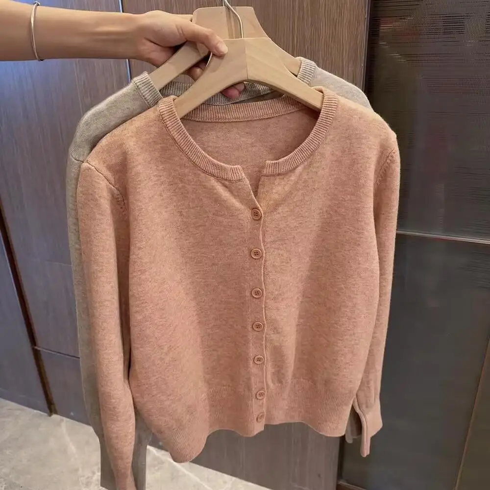 

Soft And Skin Friendly Thin Wool Knitted Cardigan For Women's Korean Version V-Neck Loose Short Sweater Jacket Top