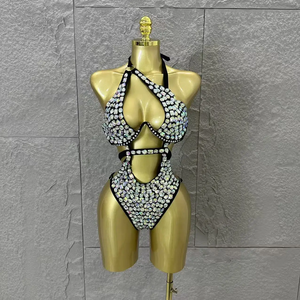 

Роскошный черный боди 2026 года для женщин: сексуальный костюм с вырезом на шее, украшенный переливающимися кристаллами, для сценических выступлений