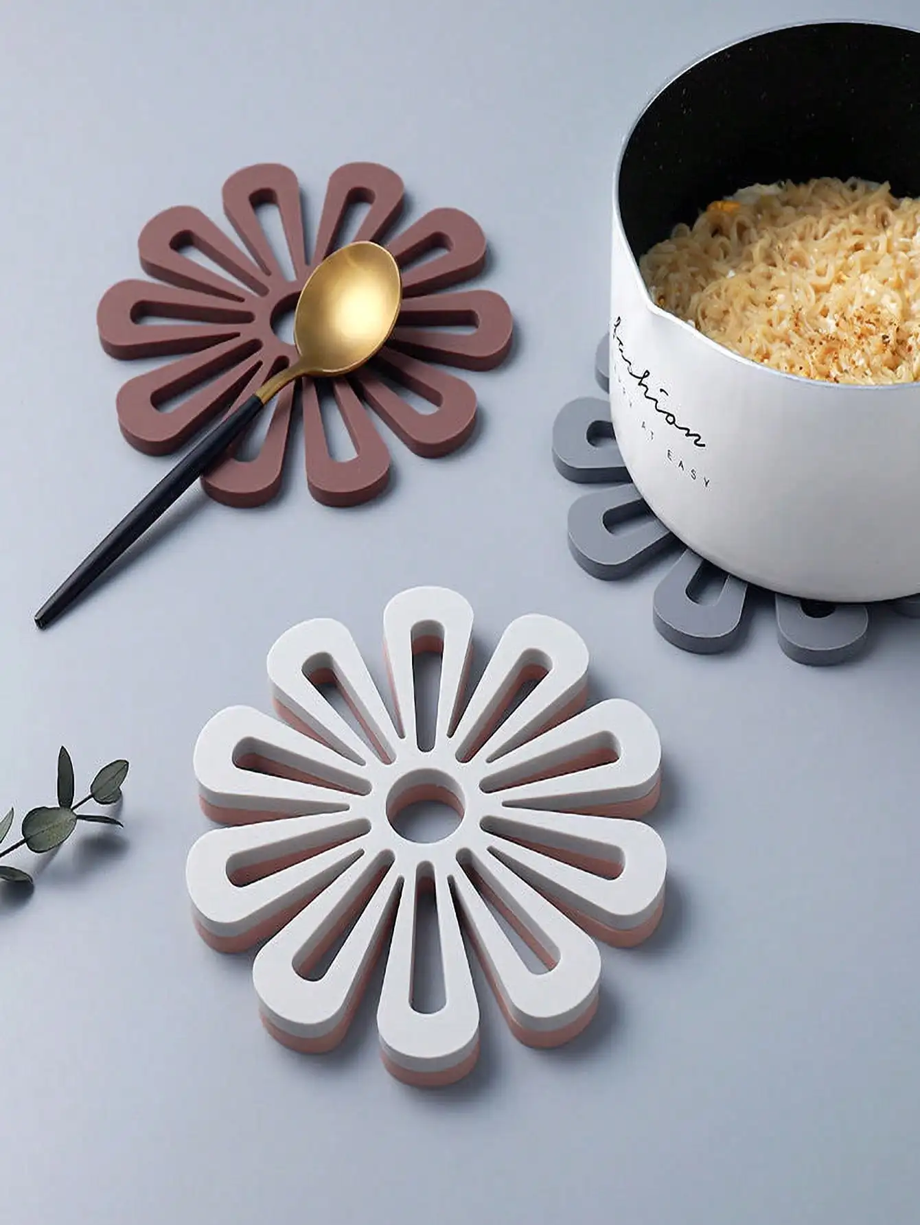 1pc Nordic Style Thick Tabletop Mat, Heat-Resistant Placemat, Floral Non-Slip Coaster For Dish, Cup And Pot