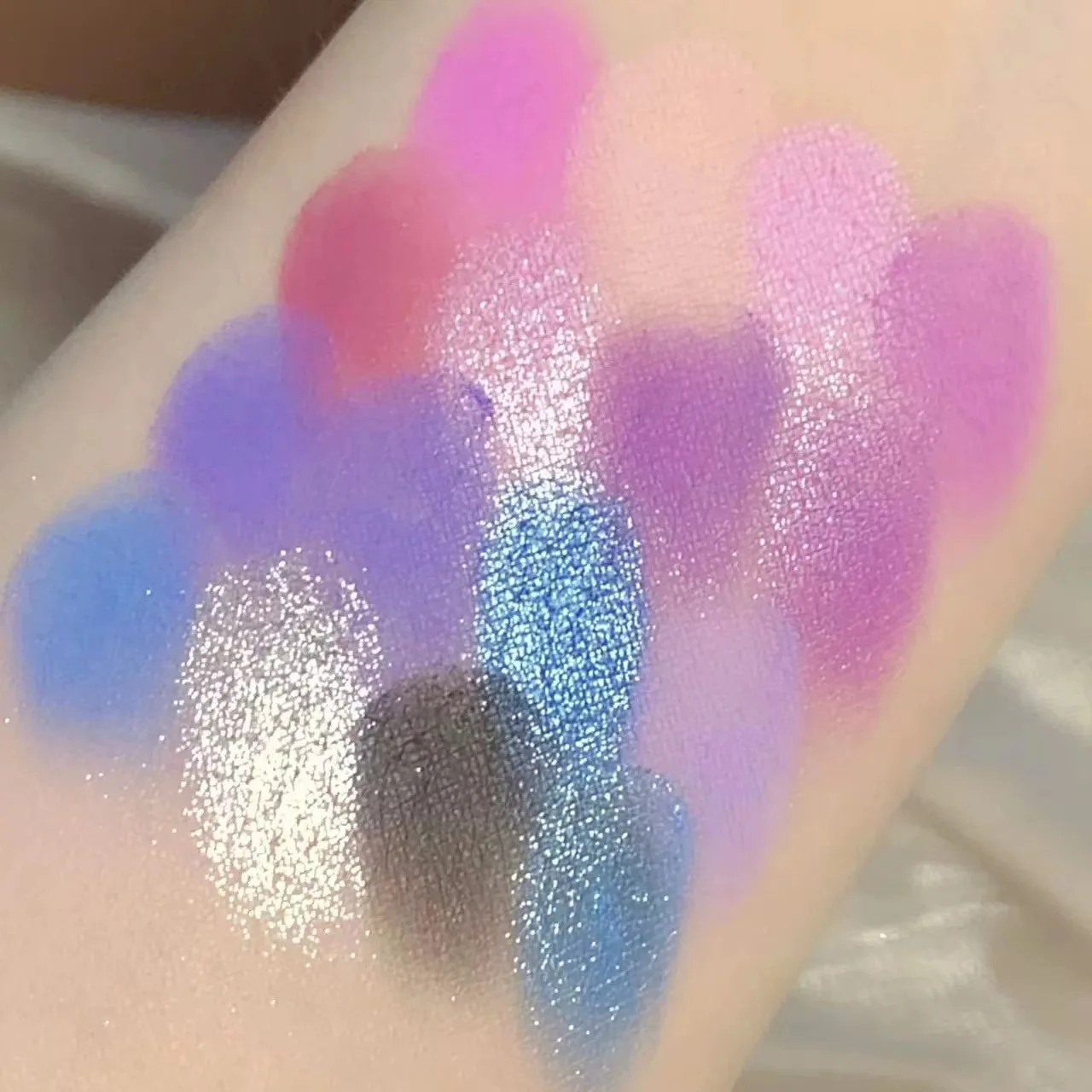 อายแชโดว์ 16 สี Matte Glitter Pearl ผงสีละเอียดอ่อนง่าย Shimmer Eye Shadow Long Lasting Make Up