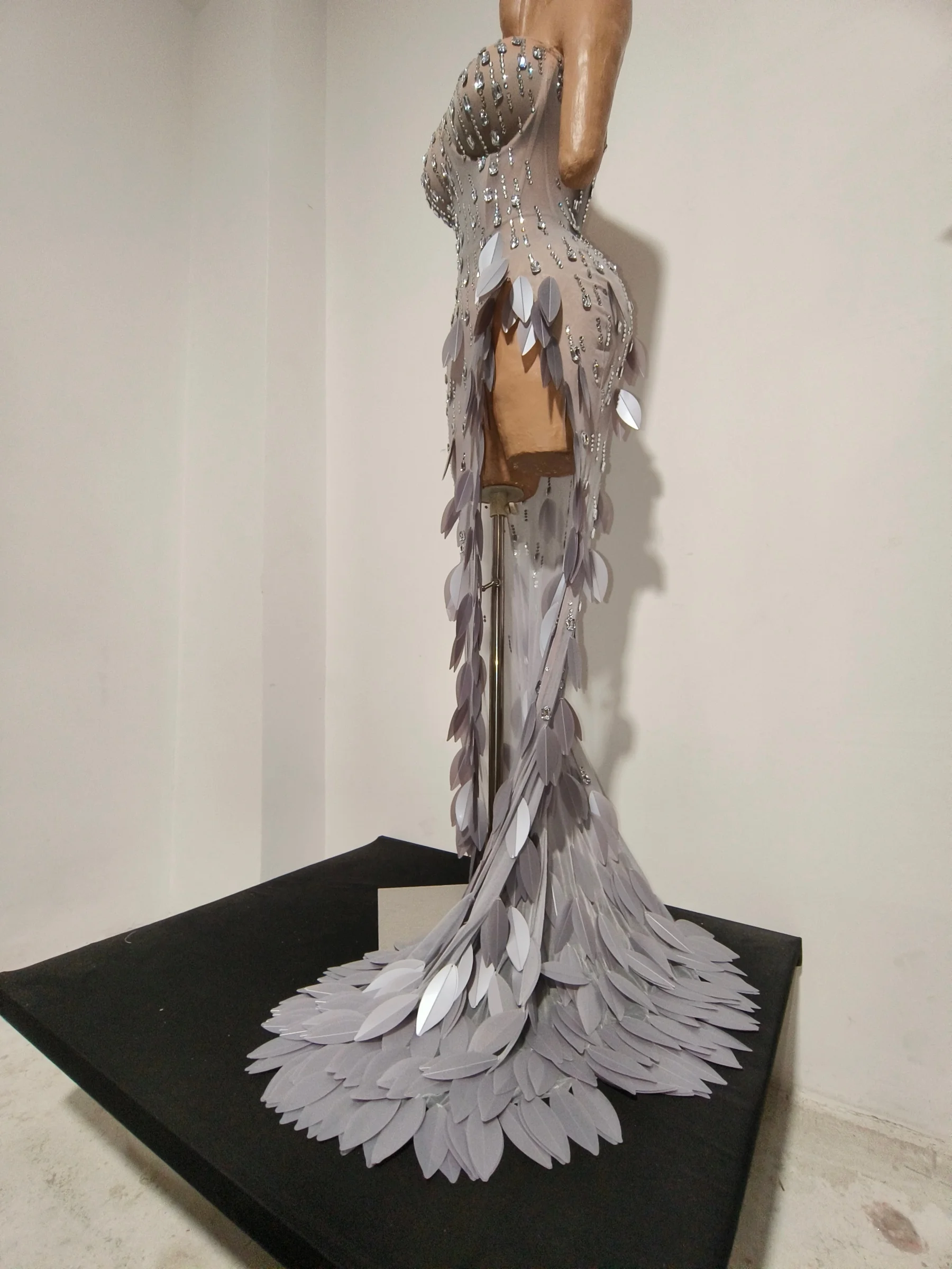 Shenniao Women Strapless Sheer Mesh Mermaid Dress Silver Rhinestone Grey 3D Leaf Decor High Slit Prom Party Evening Gown
