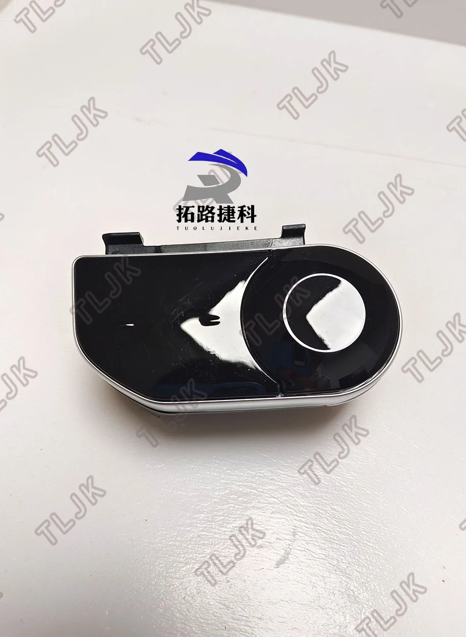 Multi-function steering wheel button (right) for Land Rover R13, RS14 and D5, the model is LR116681=LR092579.