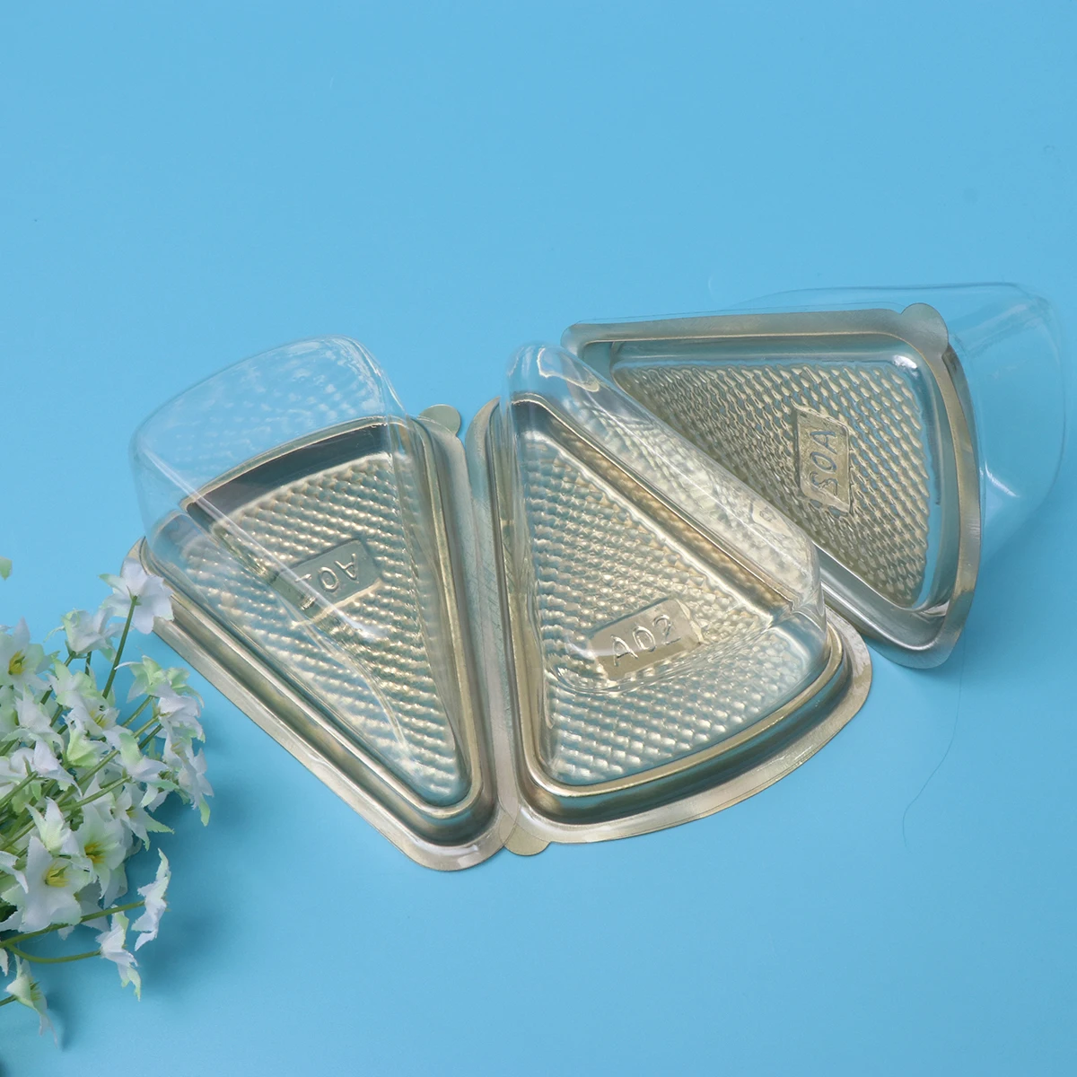 

50 Pcs Cake Packaging Boxes Mooncake Tray Containers Food Grade Plastic Elegant Triangle Shape Wedding Party Gifts