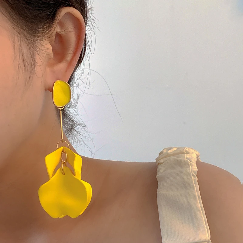 Bilandi Fashion Jewelry Big Flower Earrings Popular Style Modern Style White Yellow Blue Petal Long Drop Earrings For Women Gift