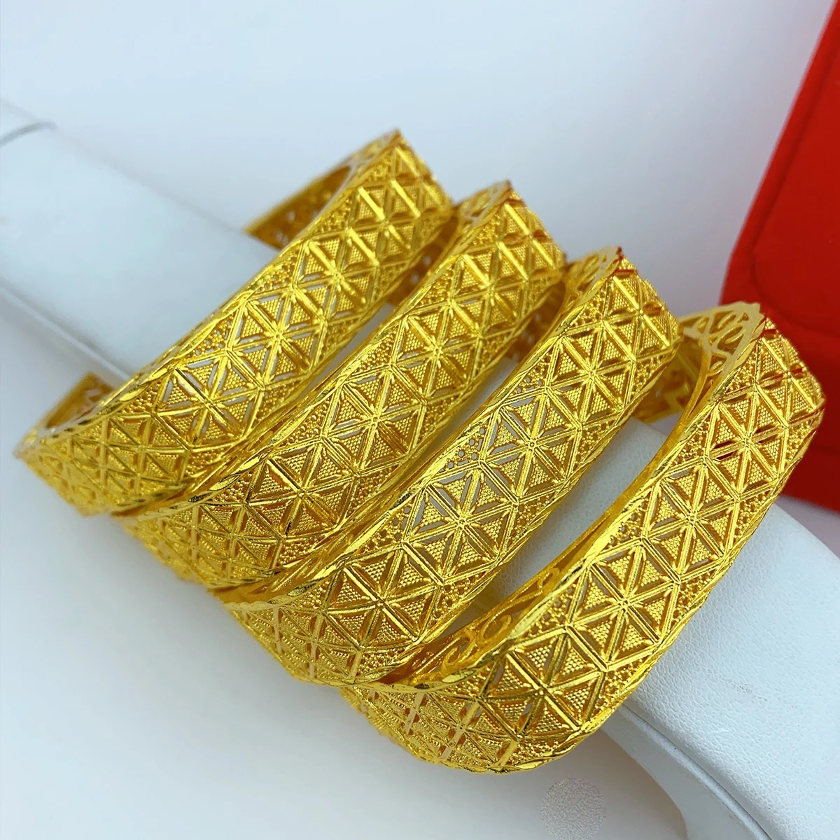 XUHUANG Luxury Dubai Saudi Trendy 24k Gold Color Bracelet Bangle Bracelet For Bridal Bracelet Arabic Jewelry