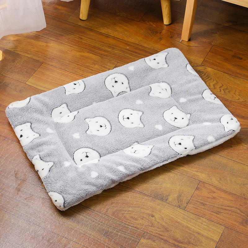 Snuggle Square – Double-Sided Pet Blanket – Gray bear