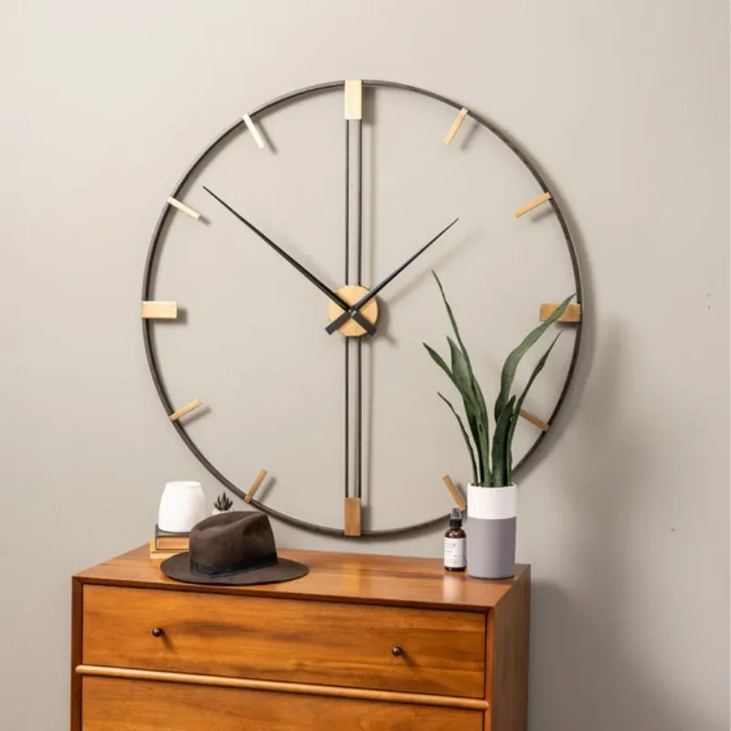 Simple Light Luxury Creative Wall Clock Nordic Living Room Wall Clock Spanish Design Home Decor Big Clock Ornaments Figurines