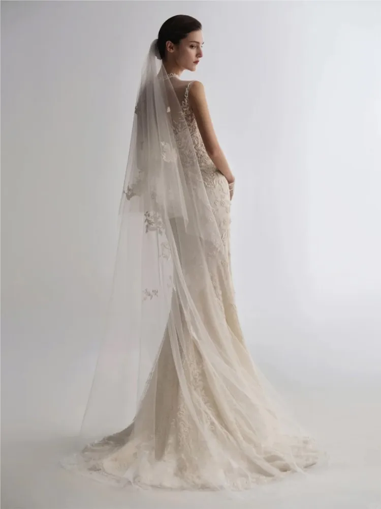 

A new lace light luxury ponytail fishtail dress for going out